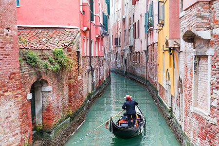3D Concrete Printed bridge is unveiled in Venice